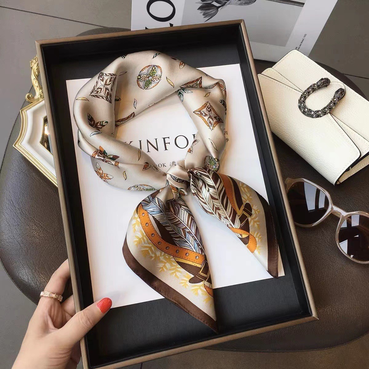 Luxury Fashion Print 70*70cm S - Ribbon Wired Satin 评论和价格